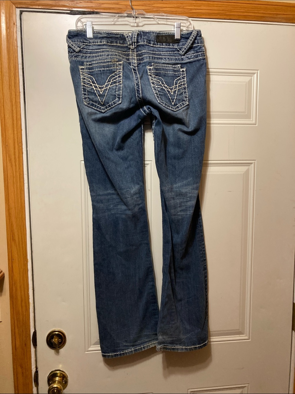 Vigoss Women’s Blue Denim Jeans with Contrast Pocket Stitching 9/30